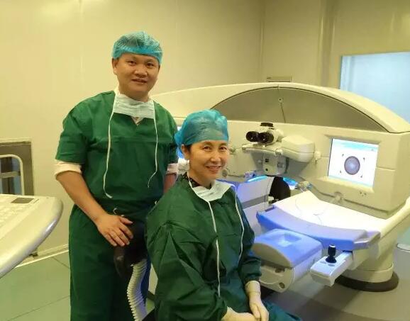 8月20日，北京协和医院李莹教授亲临普瑞眼科医院，为近视